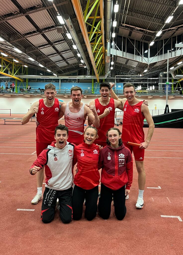 Die LG-Athleten beim Gruppenfoto in München