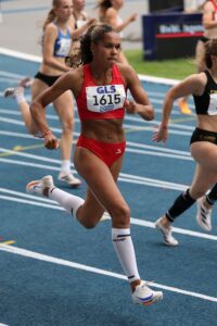 Naomi beim 200-m-Lauf