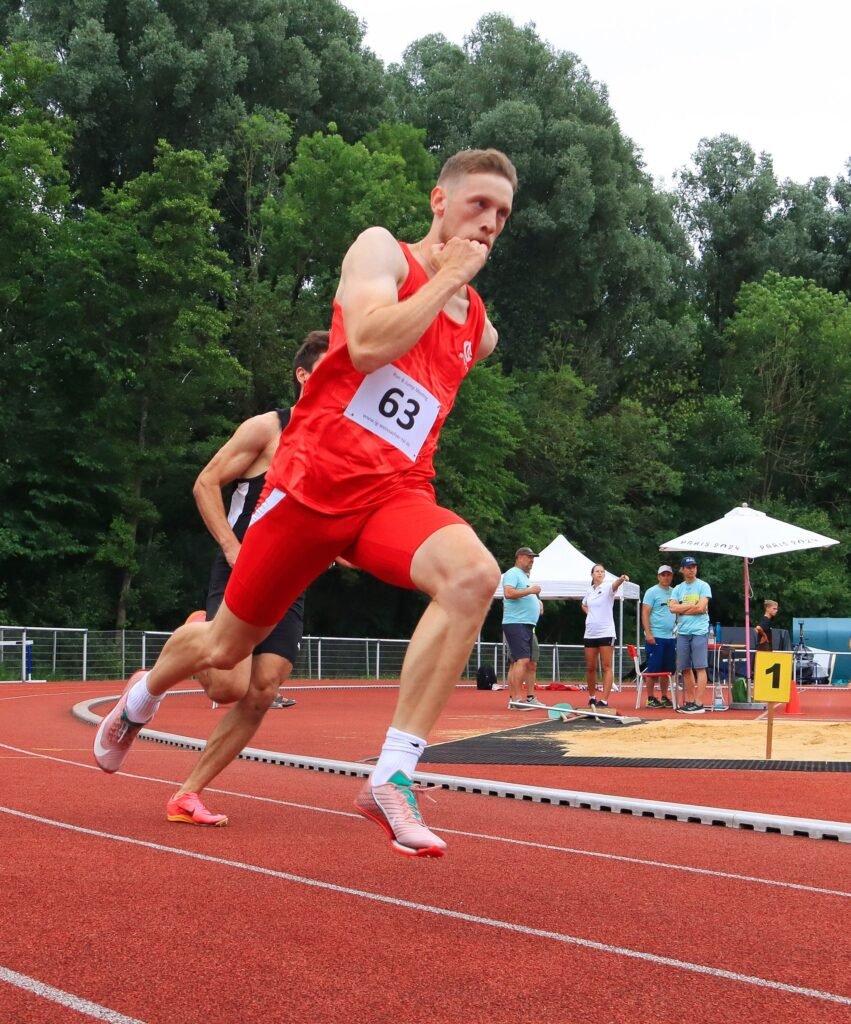 Tobias Schroth beim 200-m-Lauf